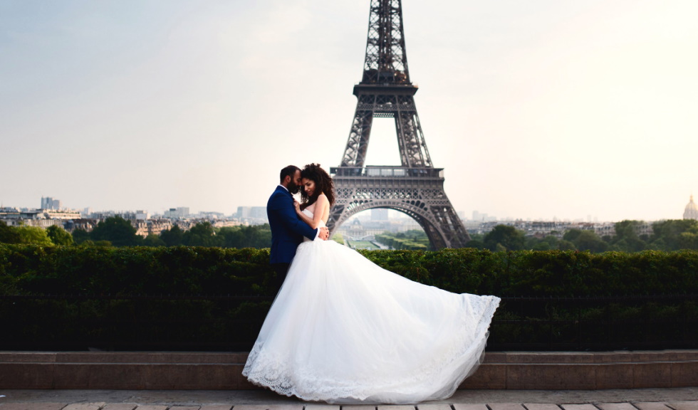 Paris-themed wedding outfits